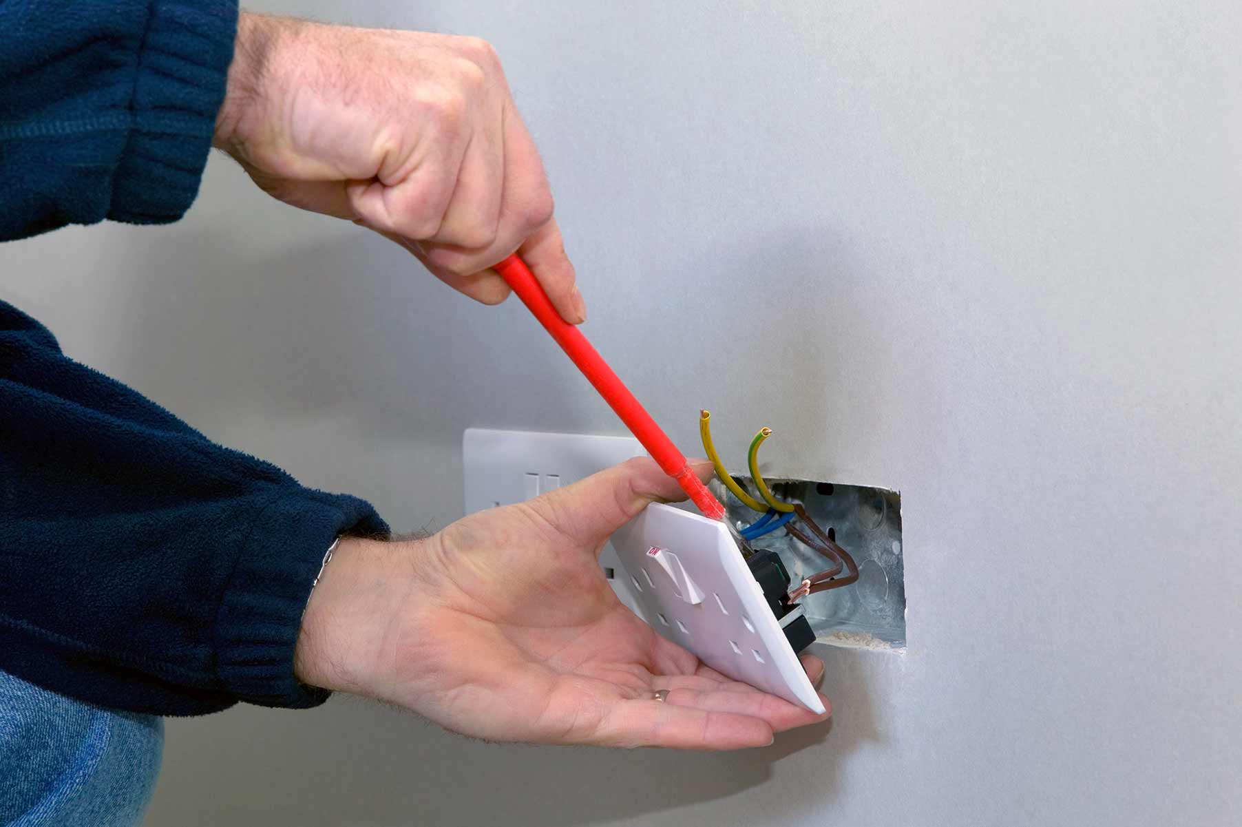 Our electricians can install plug sockets for domestic and commercial proeprties in Wrythe and the local area. 